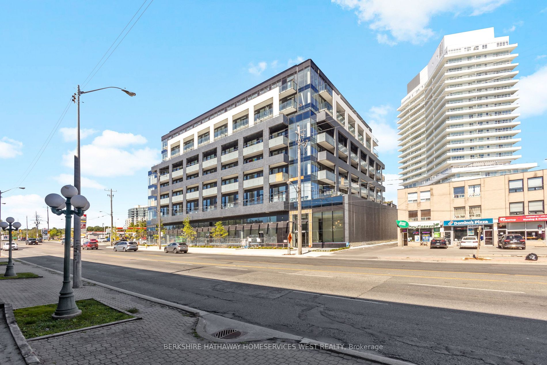 4208 Dundas St W, #616