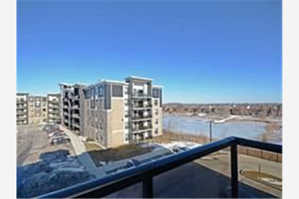 650 Sauve St, Milton