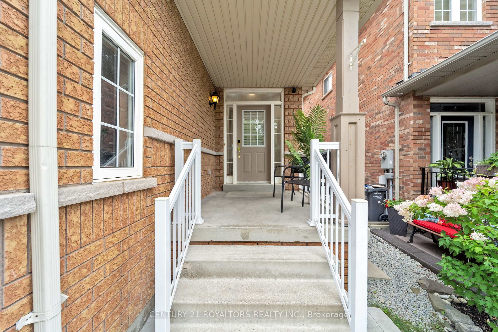 36 Nathaniel Cres