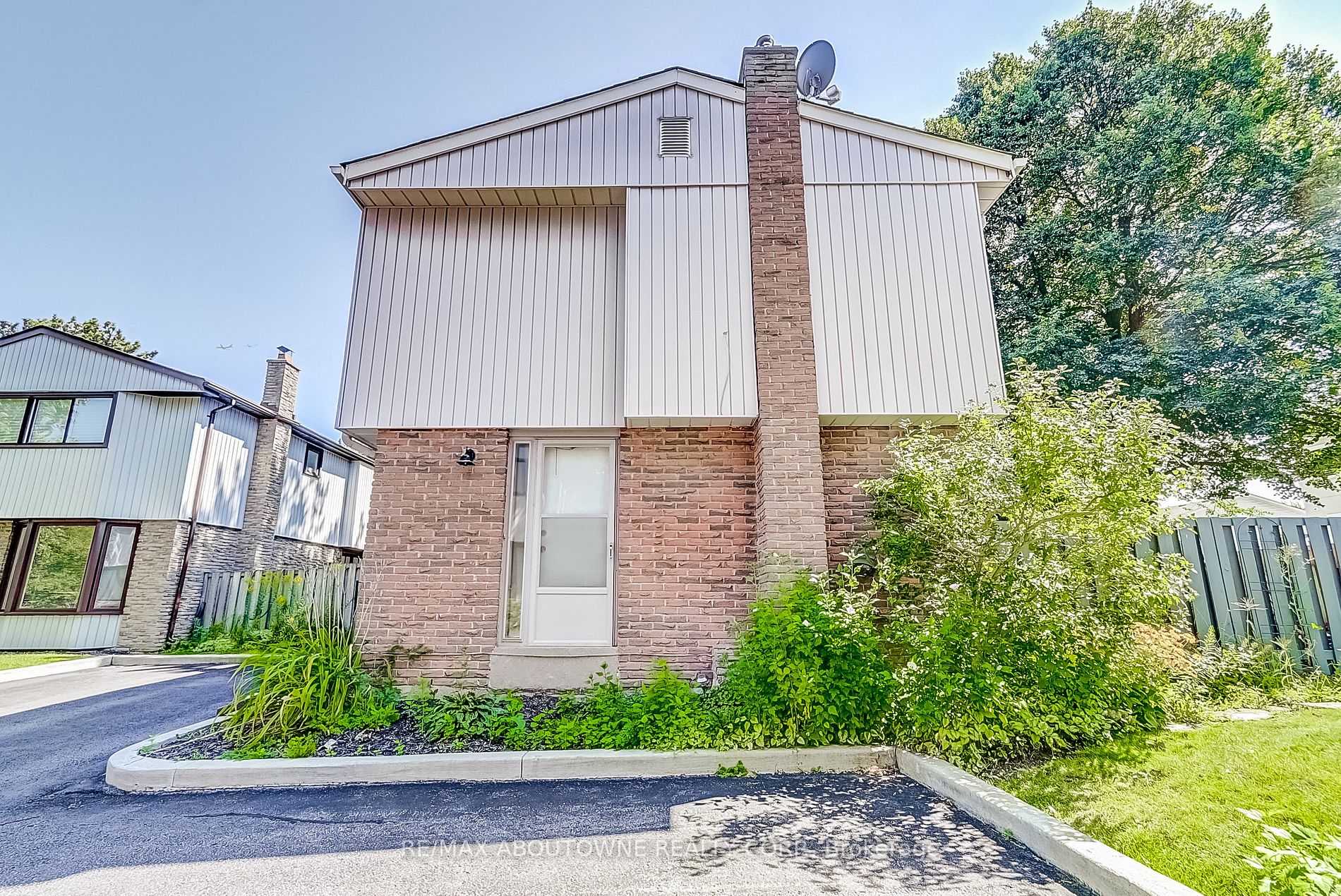 59 Kenninghall Boulevard, #32