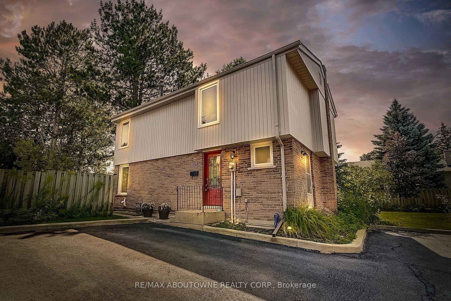 59 Kenninghall Blvd, #32