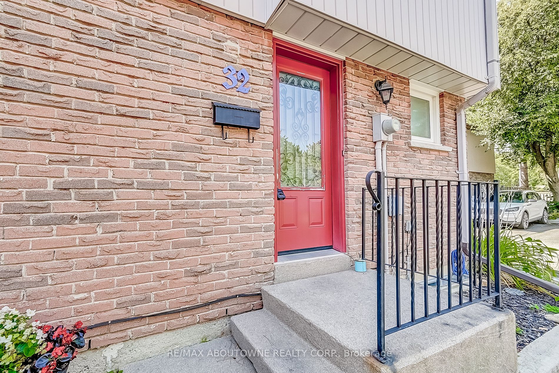 59 Kenninghall Boulevard, #32
