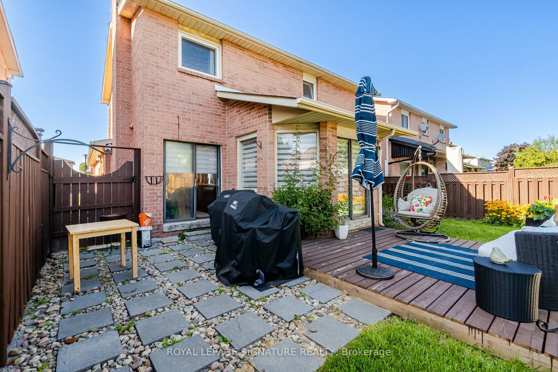 9 Fountainbridge Drive