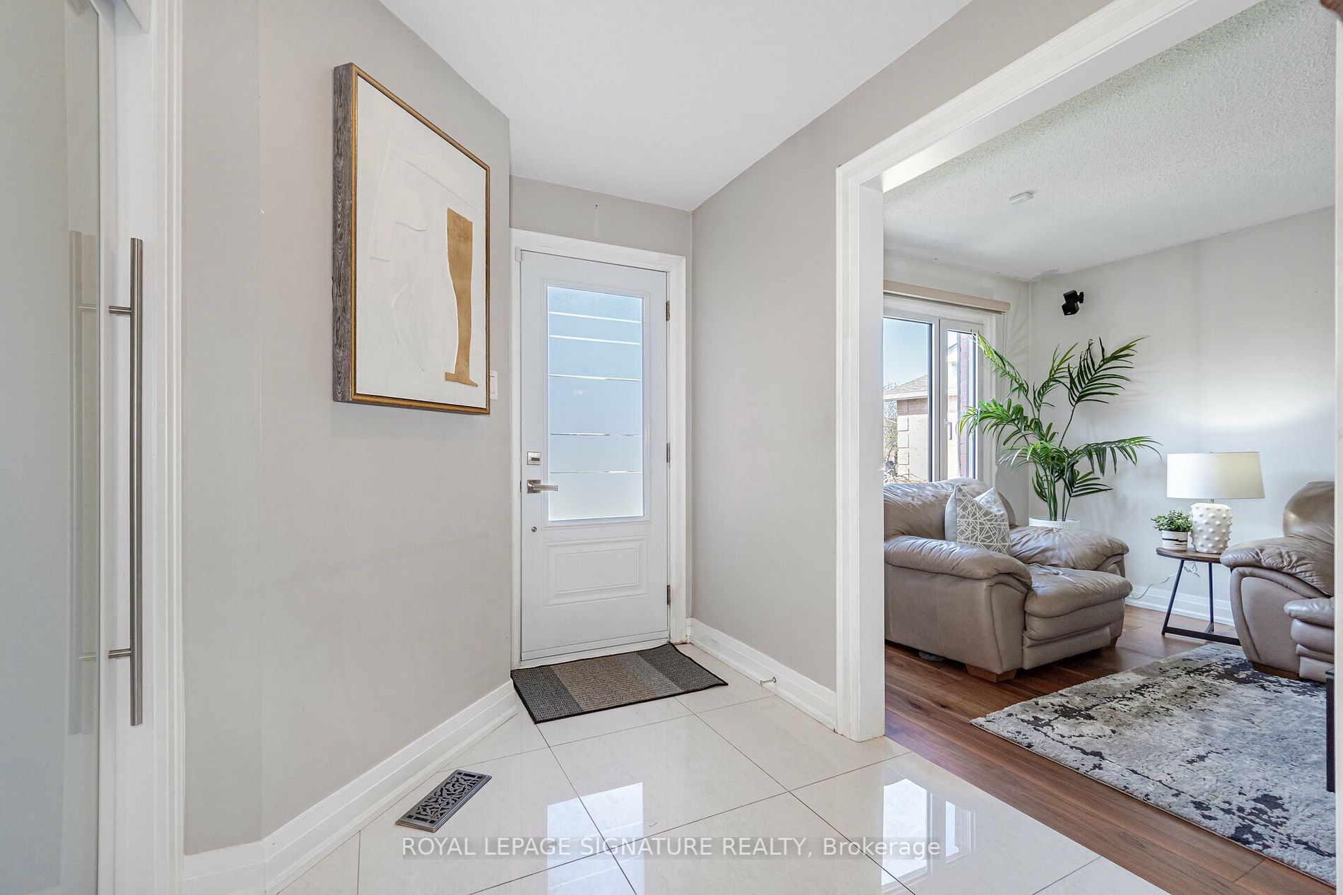 9 Fountainbridge Dr