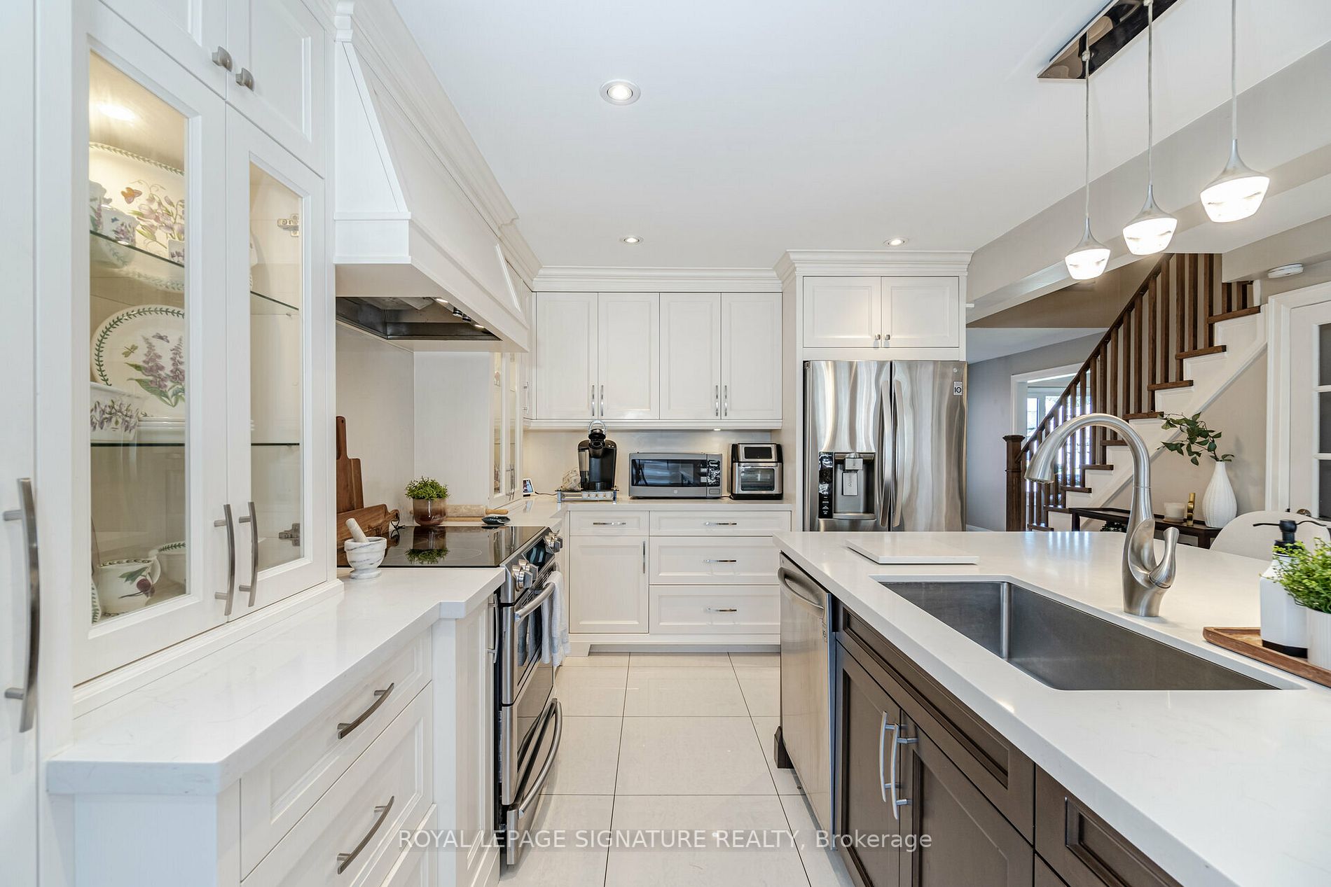 9 Fountainbridge Drive