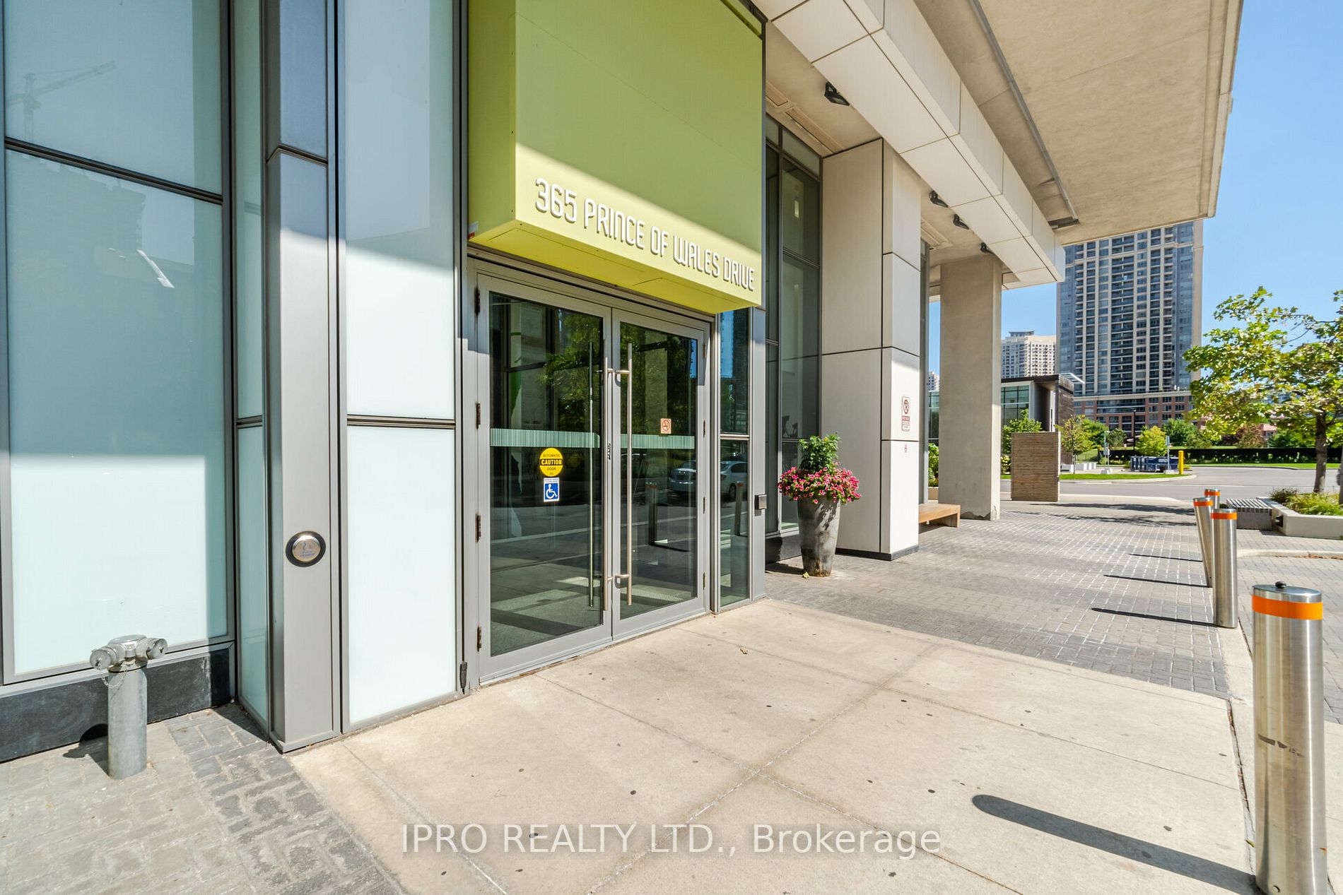365 Prince Of Wales Drive, #906
