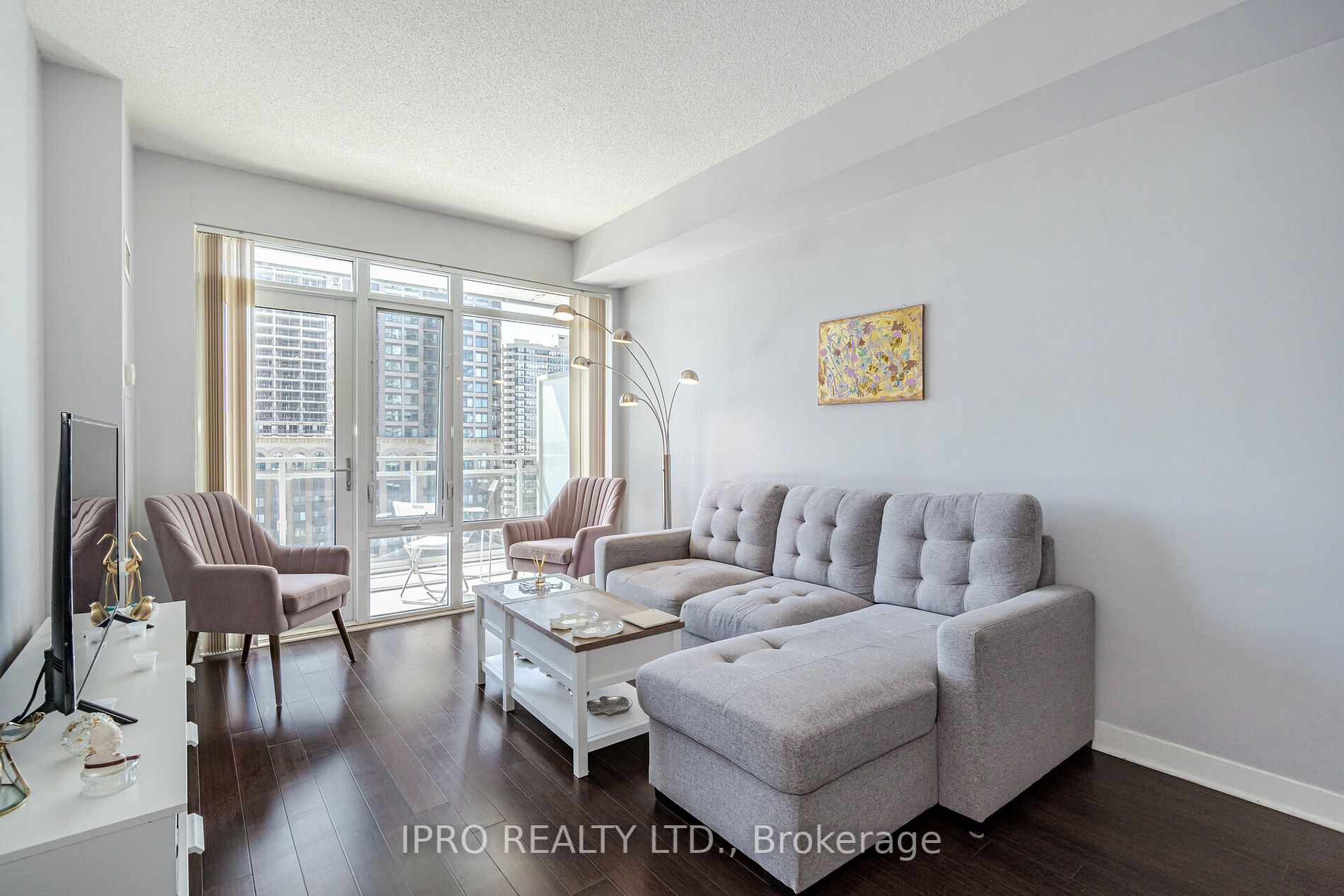 365 Prince Of Wales Drive, #906