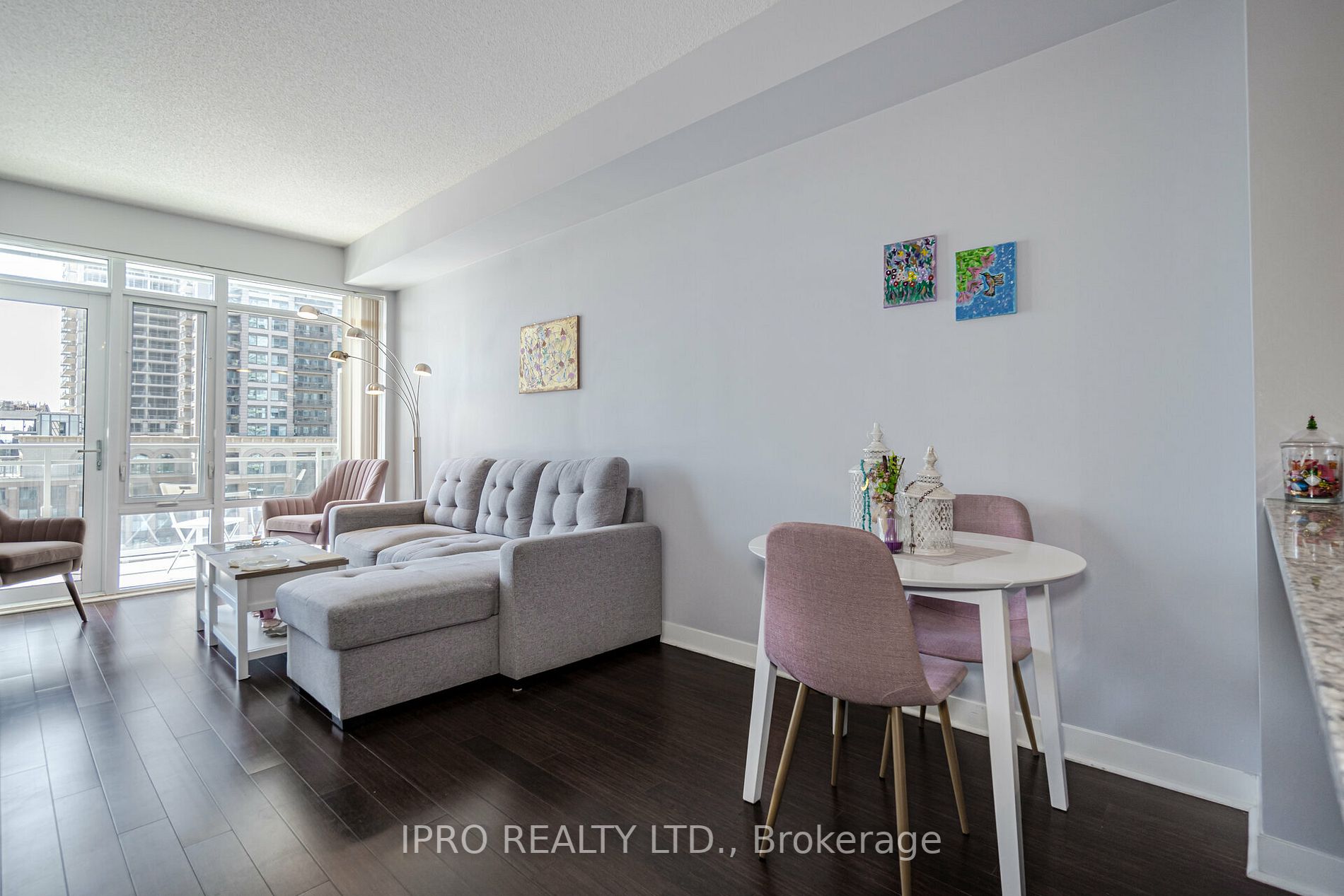 365 Prince Of Wales Drive, #906