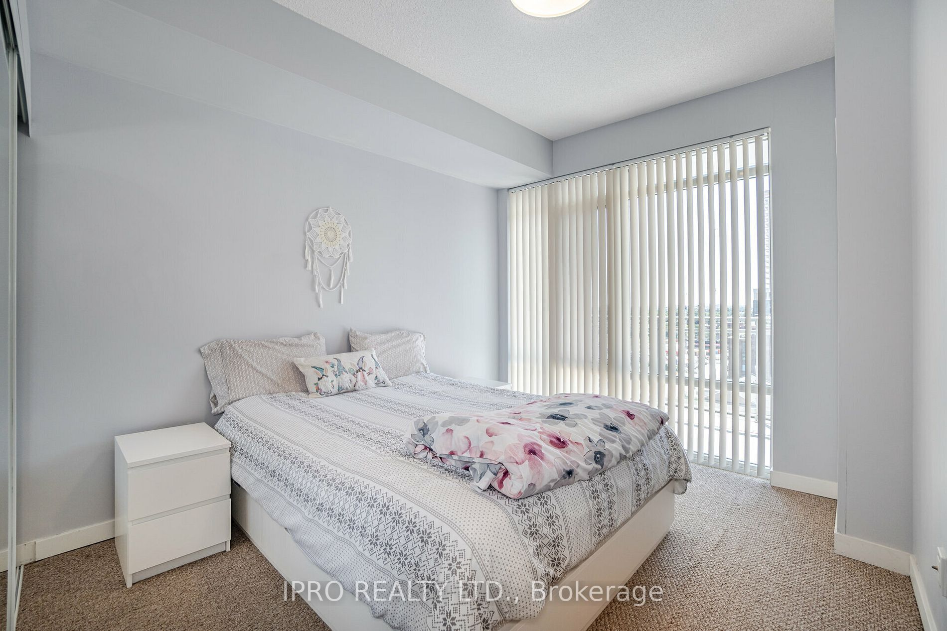 365 Prince Of Wales Drive, #906