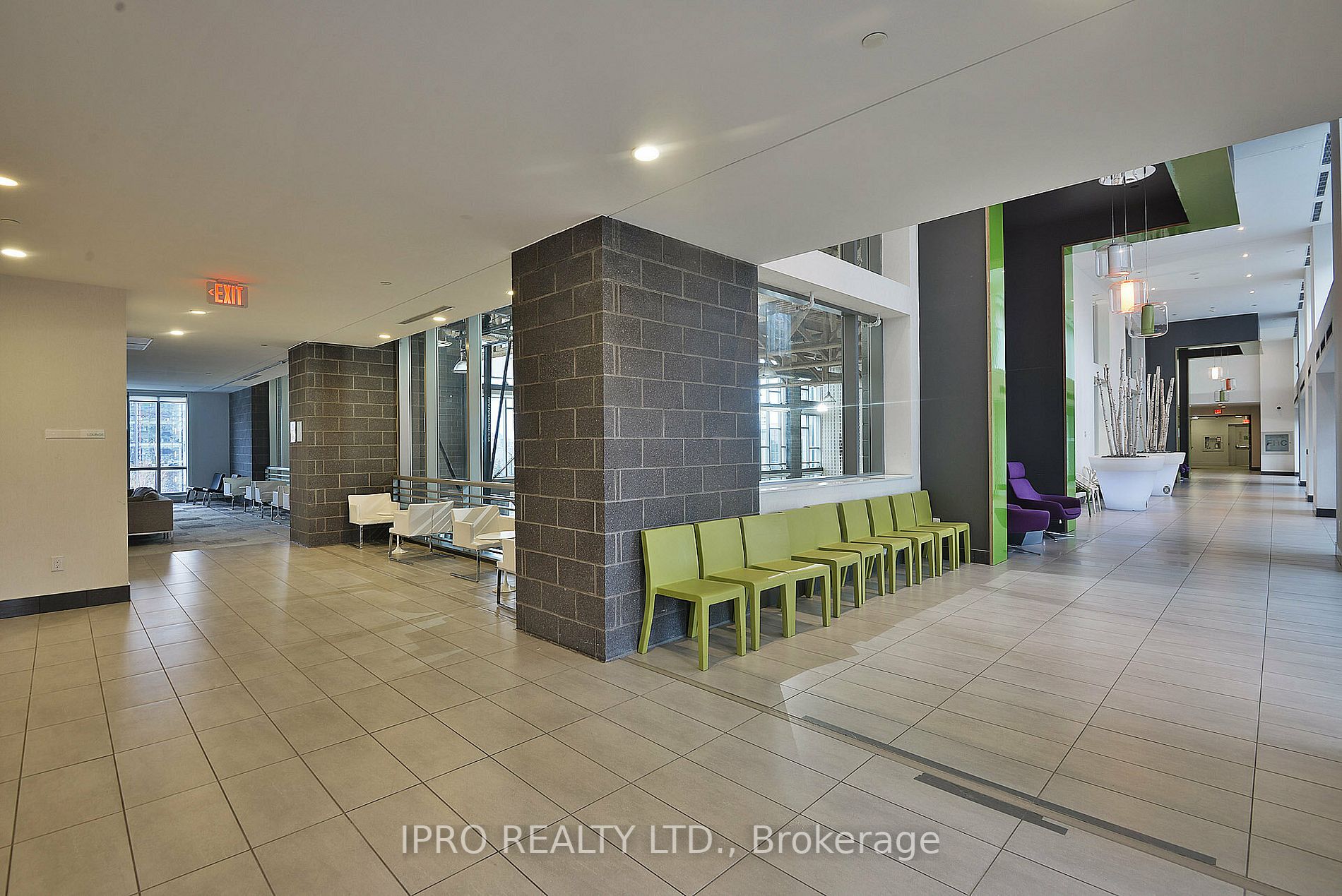 365 Prince Of Wales Drive, #906