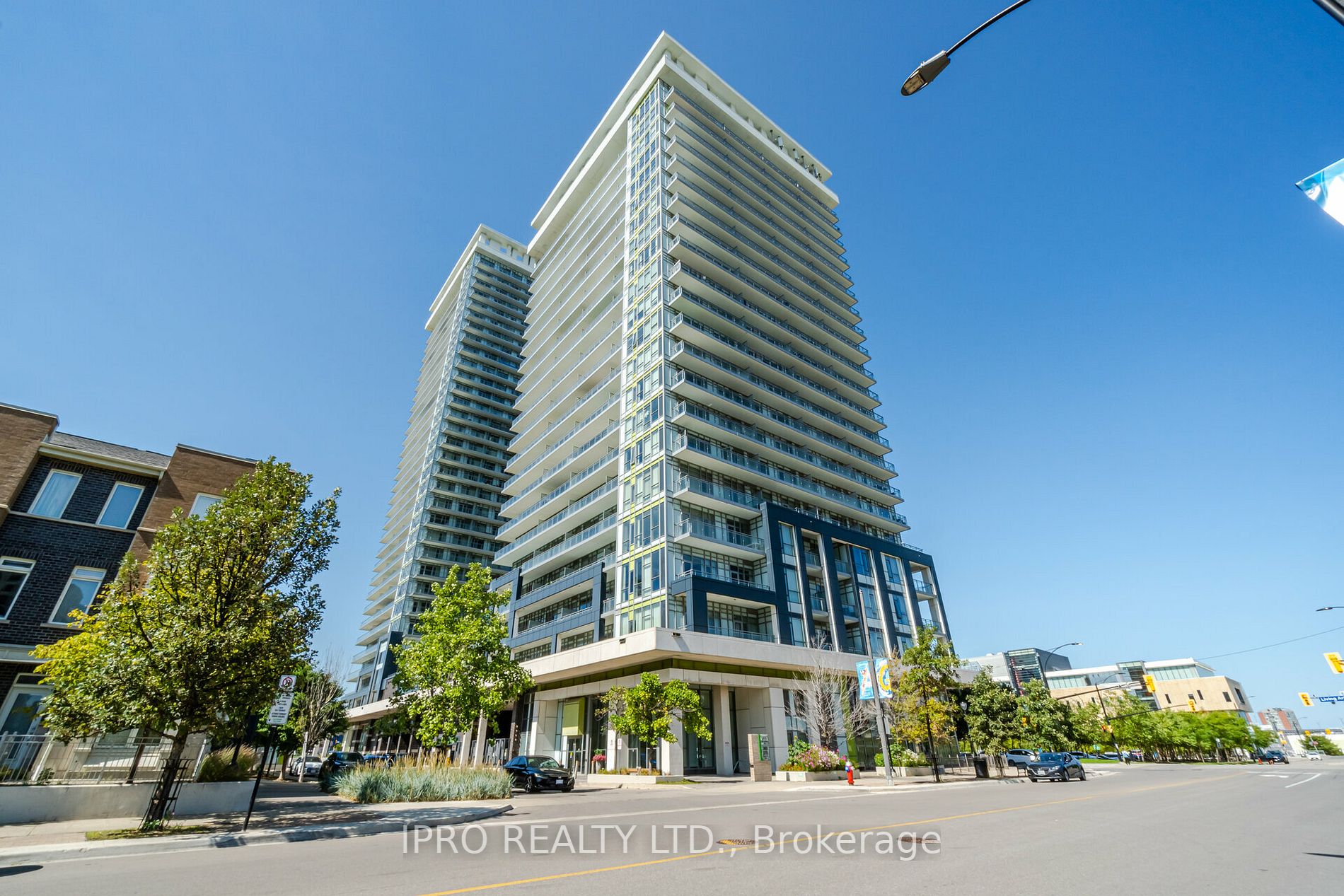 365 Prince Of Wales Drive, #906