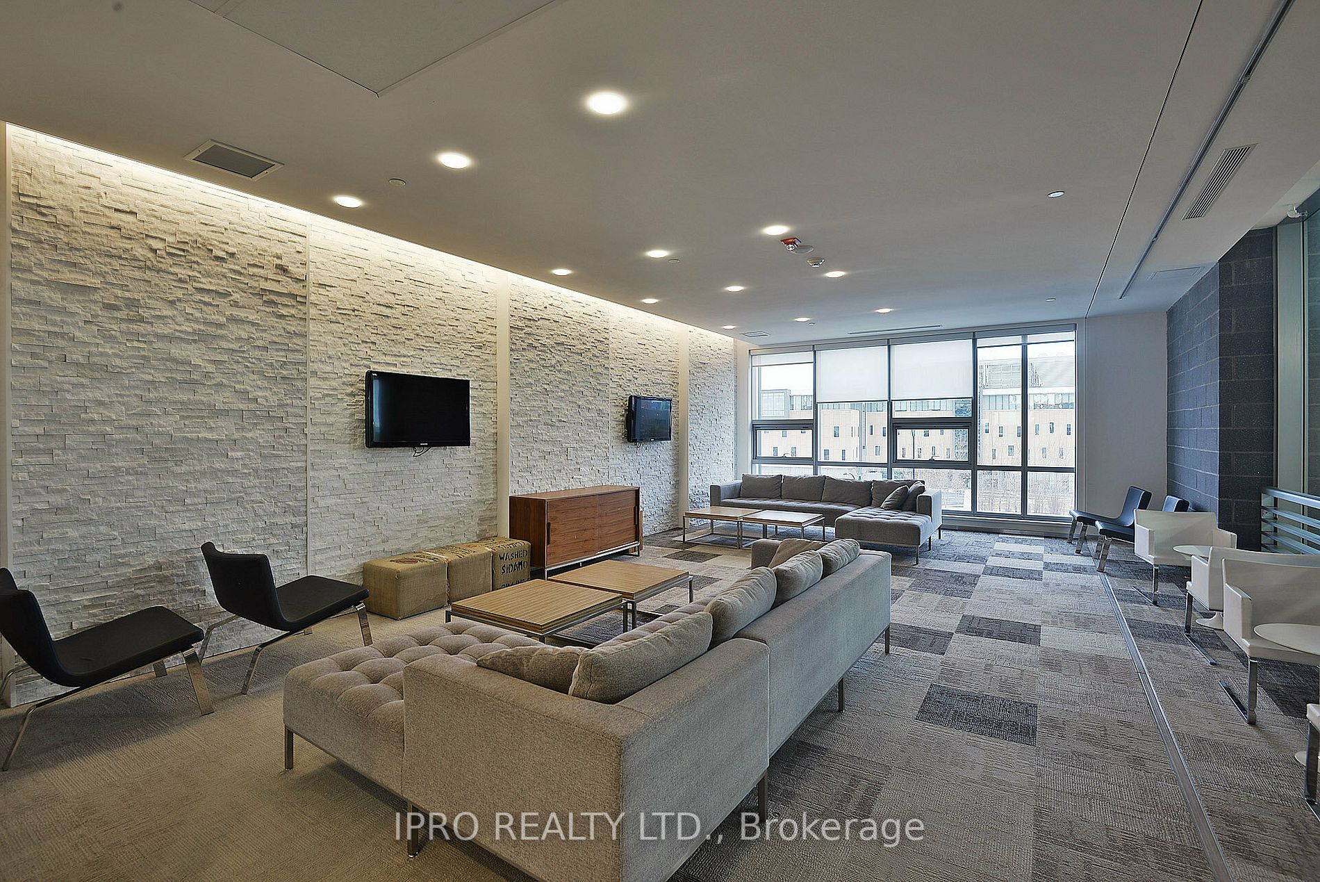 365 Prince Of Wales Drive, #906
