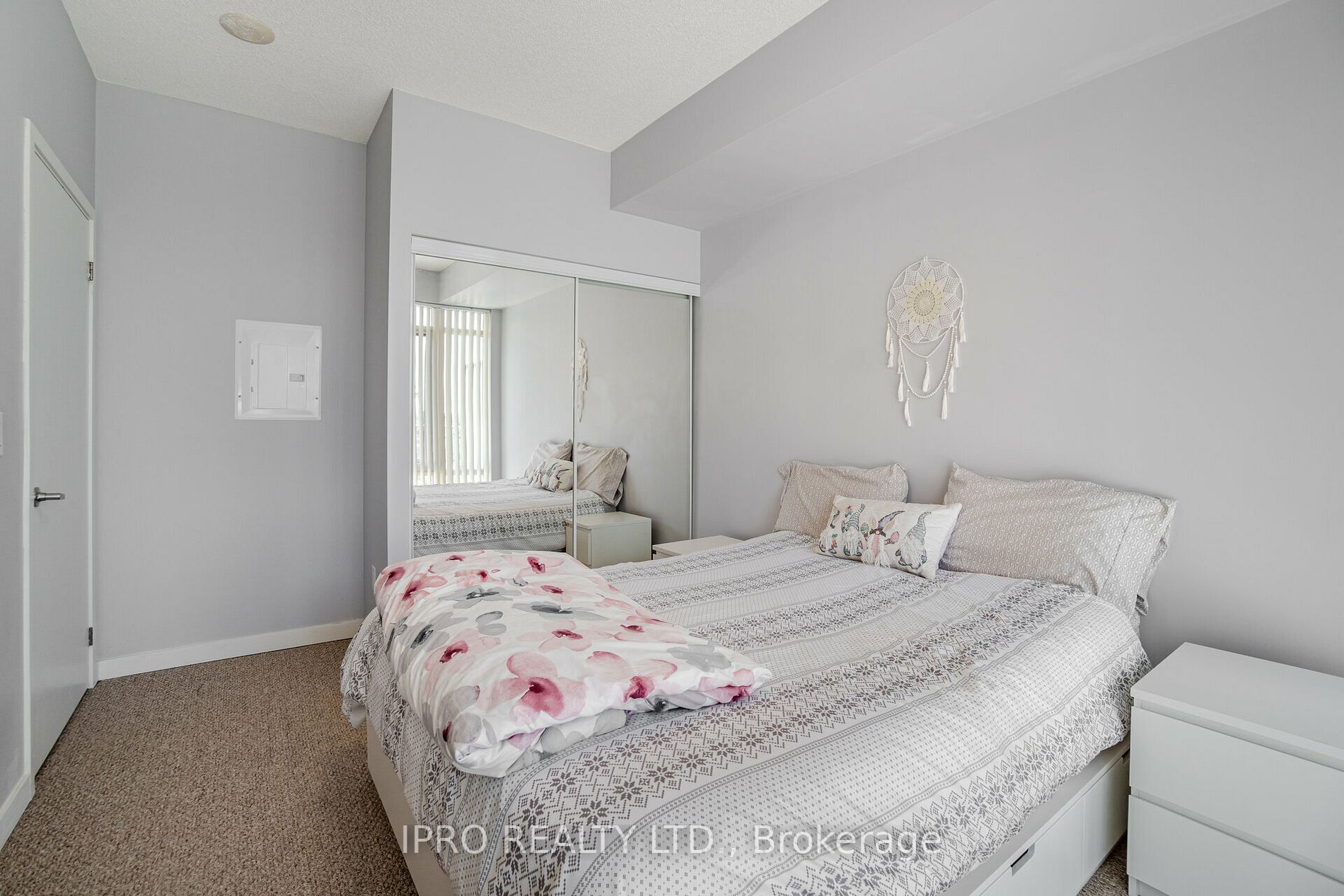 365 Prince Of Wales Drive, #906