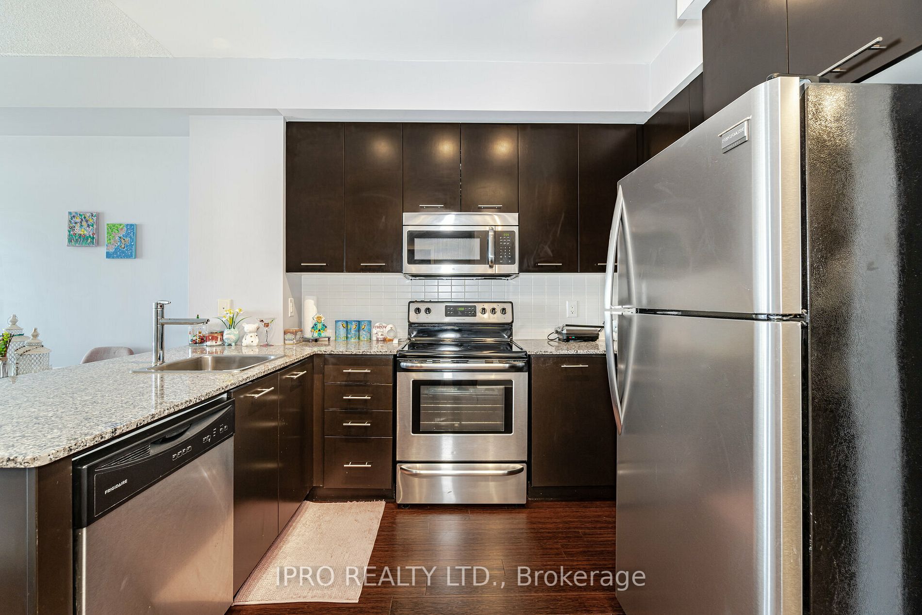 365 Prince Of Wales Drive, #906