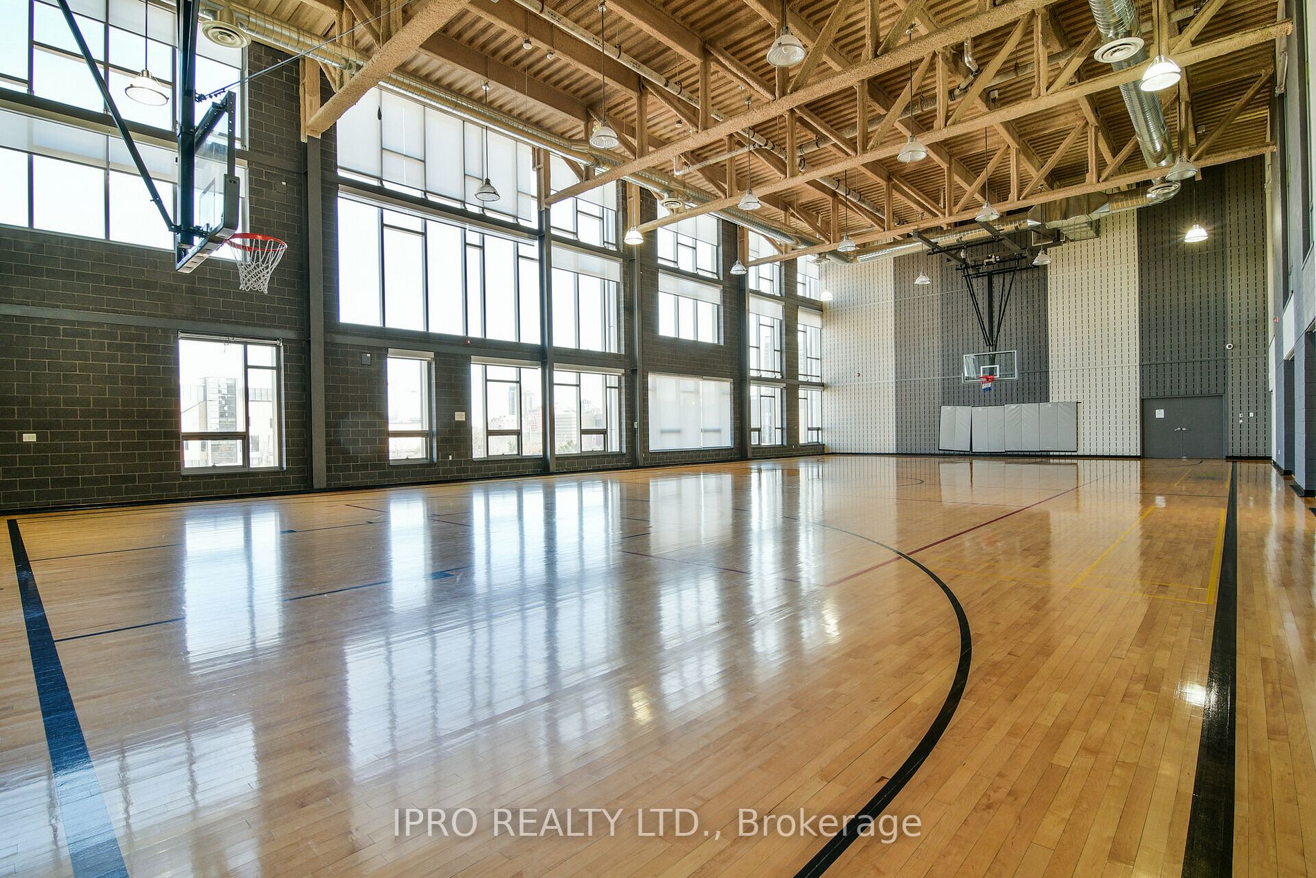 365 Prince Of Wales Drive, #906