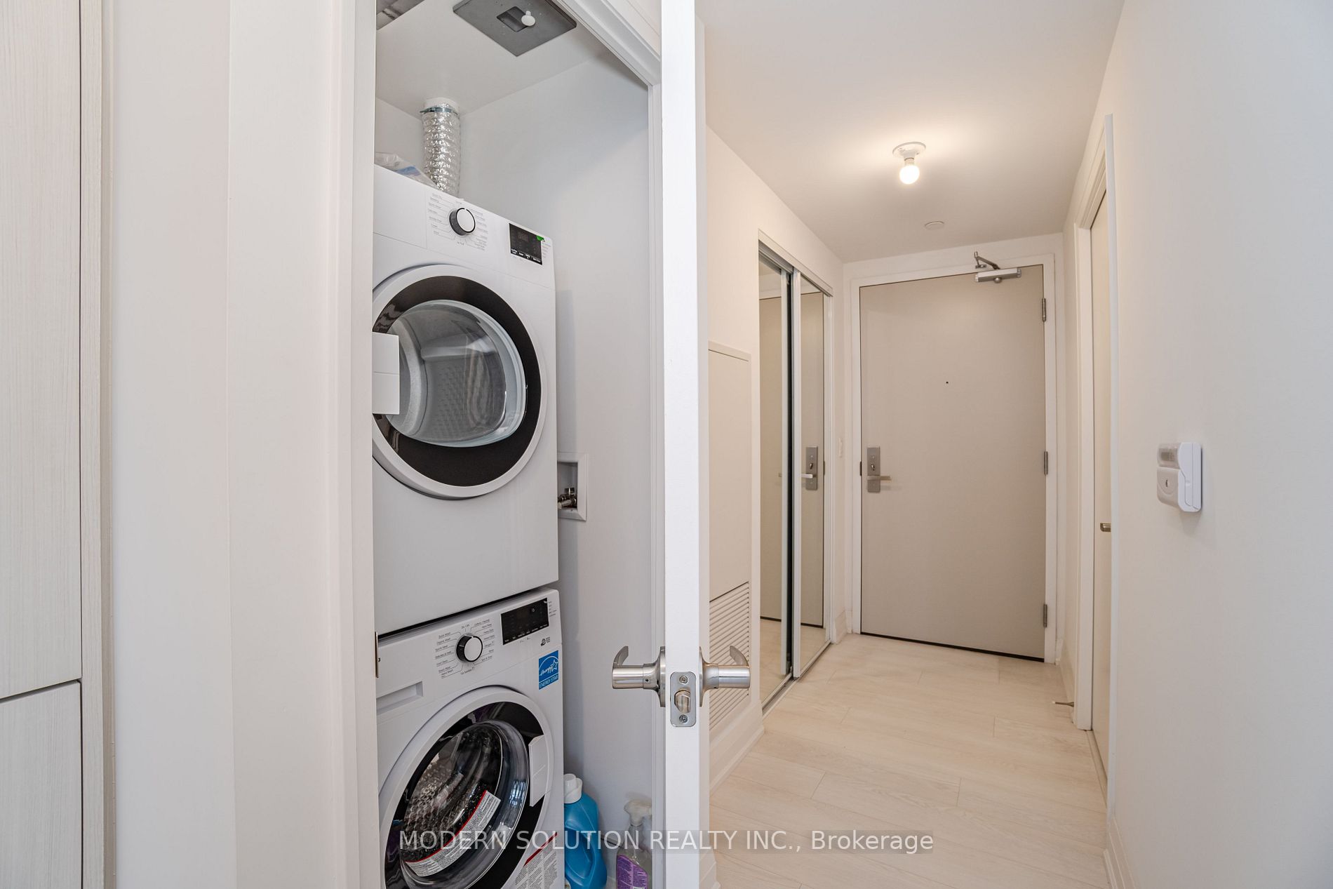 30 Gibbs Rd, #1709