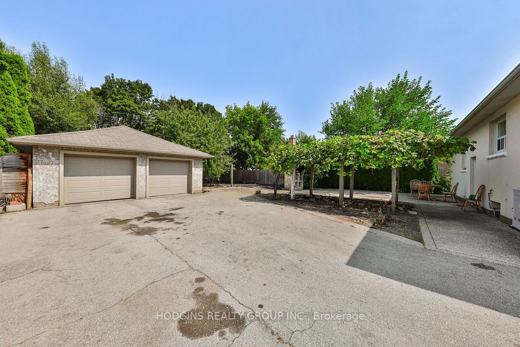 2575 Rugby Rd