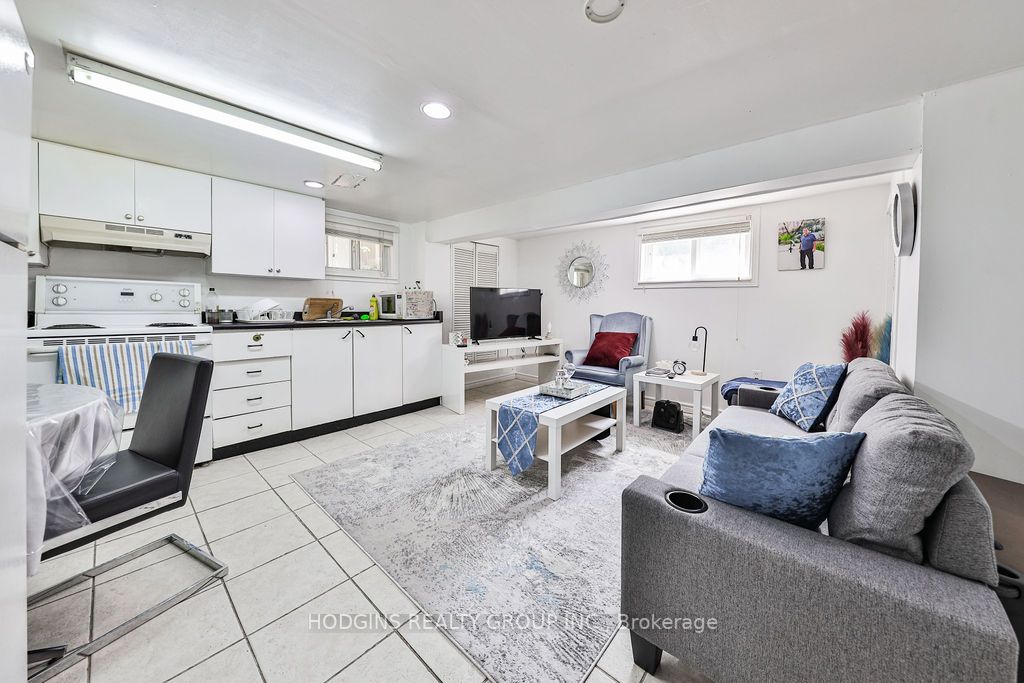 2575 Rugby Rd