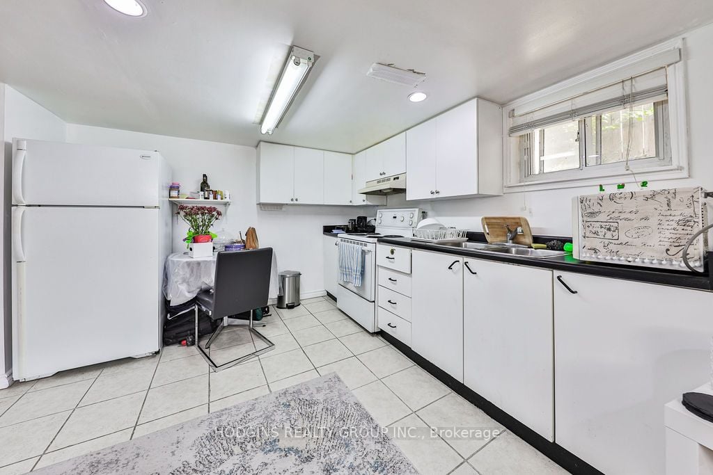2575 Rugby Rd