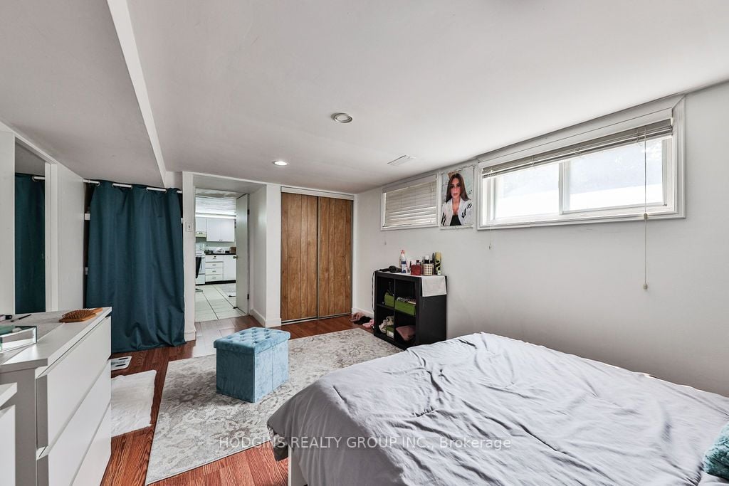 2575 Rugby Rd