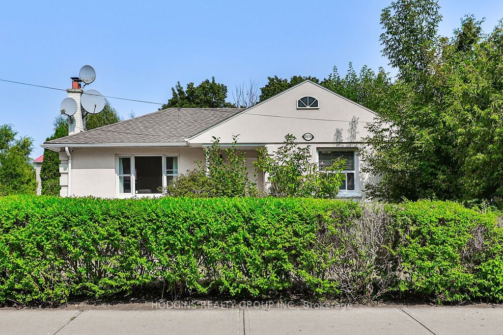 2575 Rugby Rd