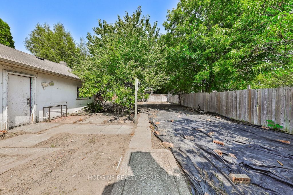 2575 Rugby Rd