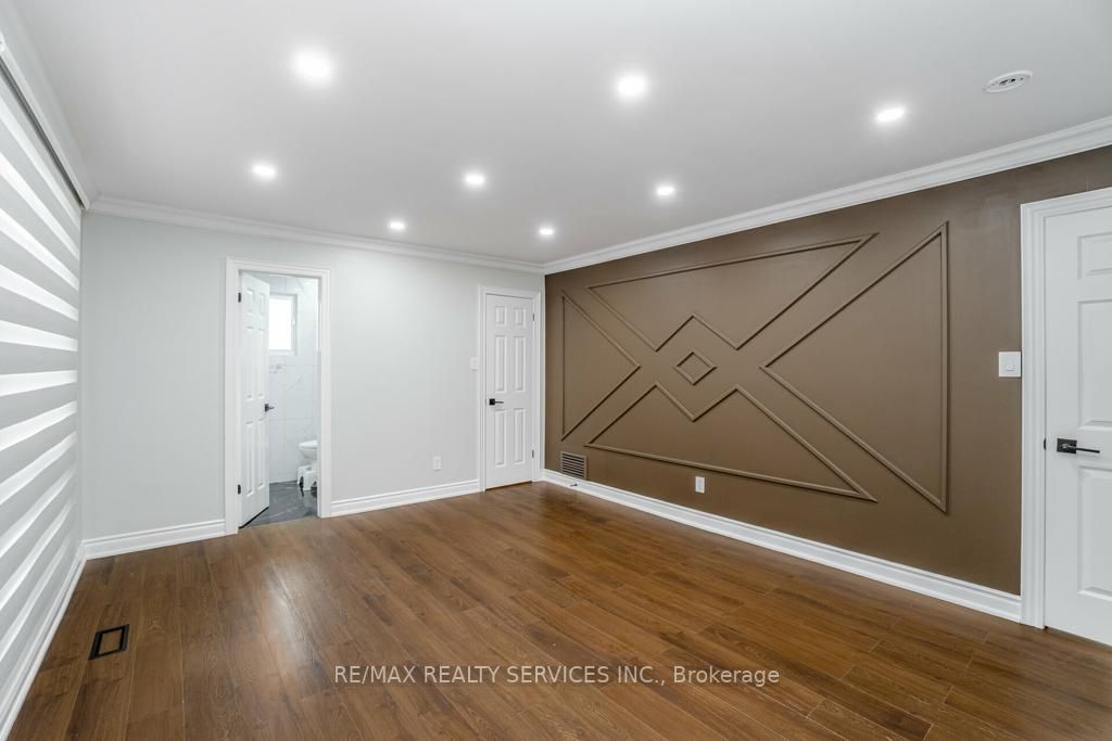 1 Oldham Cres