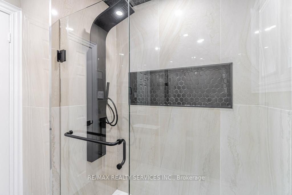 1 Oldham Cres