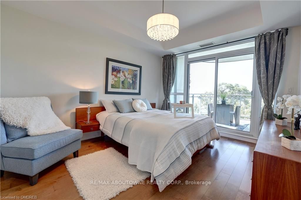 3500 Lakeshore Road W, #321