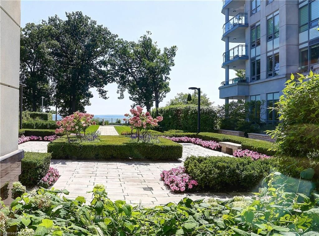 3500 Lakeshore Road W, #321