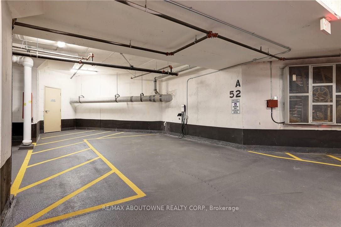 3500 Lakeshore Road W, #321