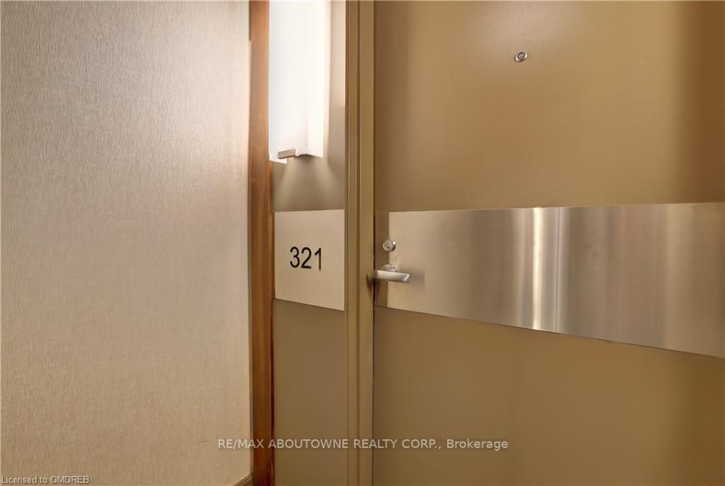 3500 Lakeshore Road W, #321