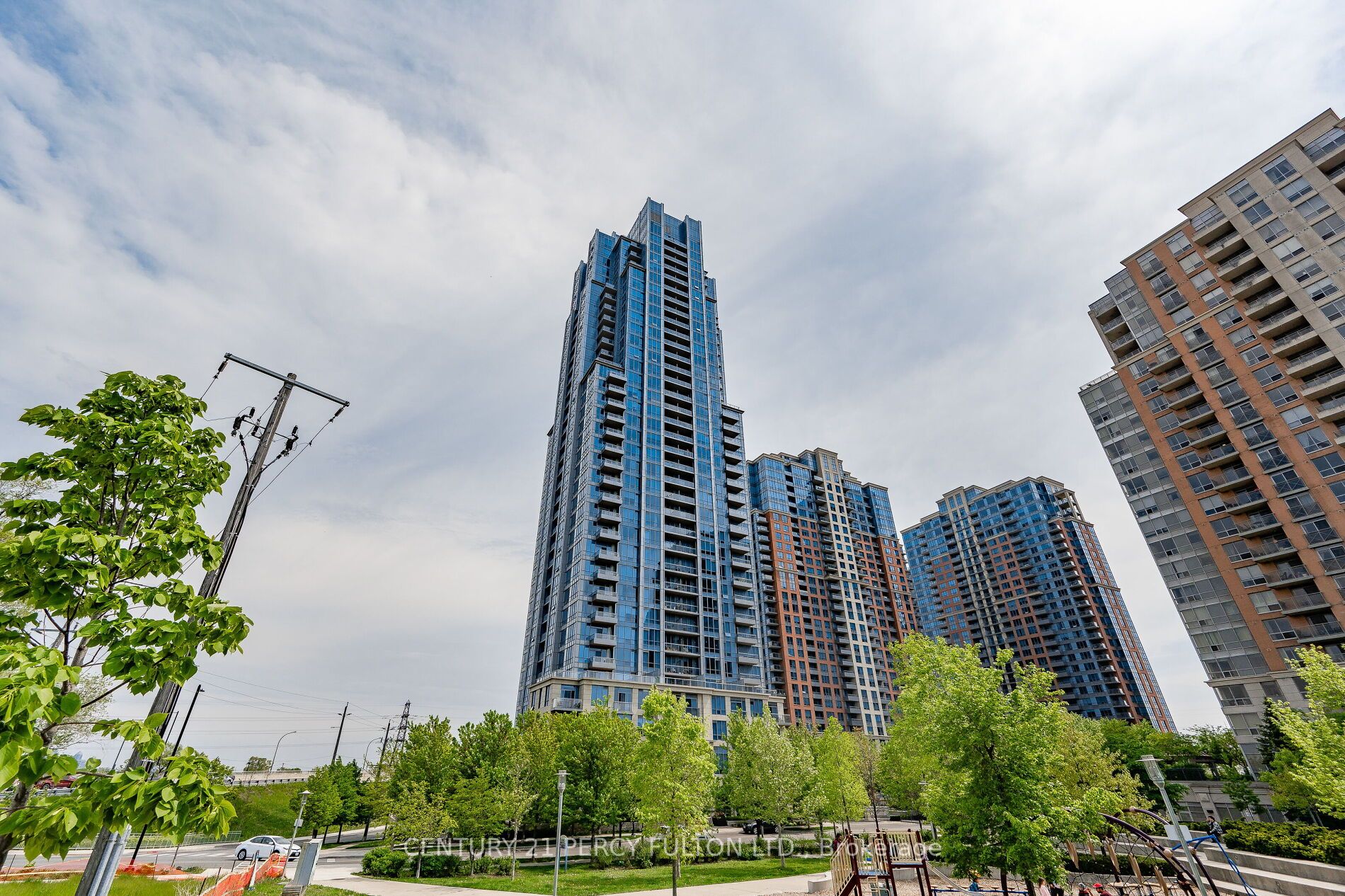 15 Viking Lane N, #2405