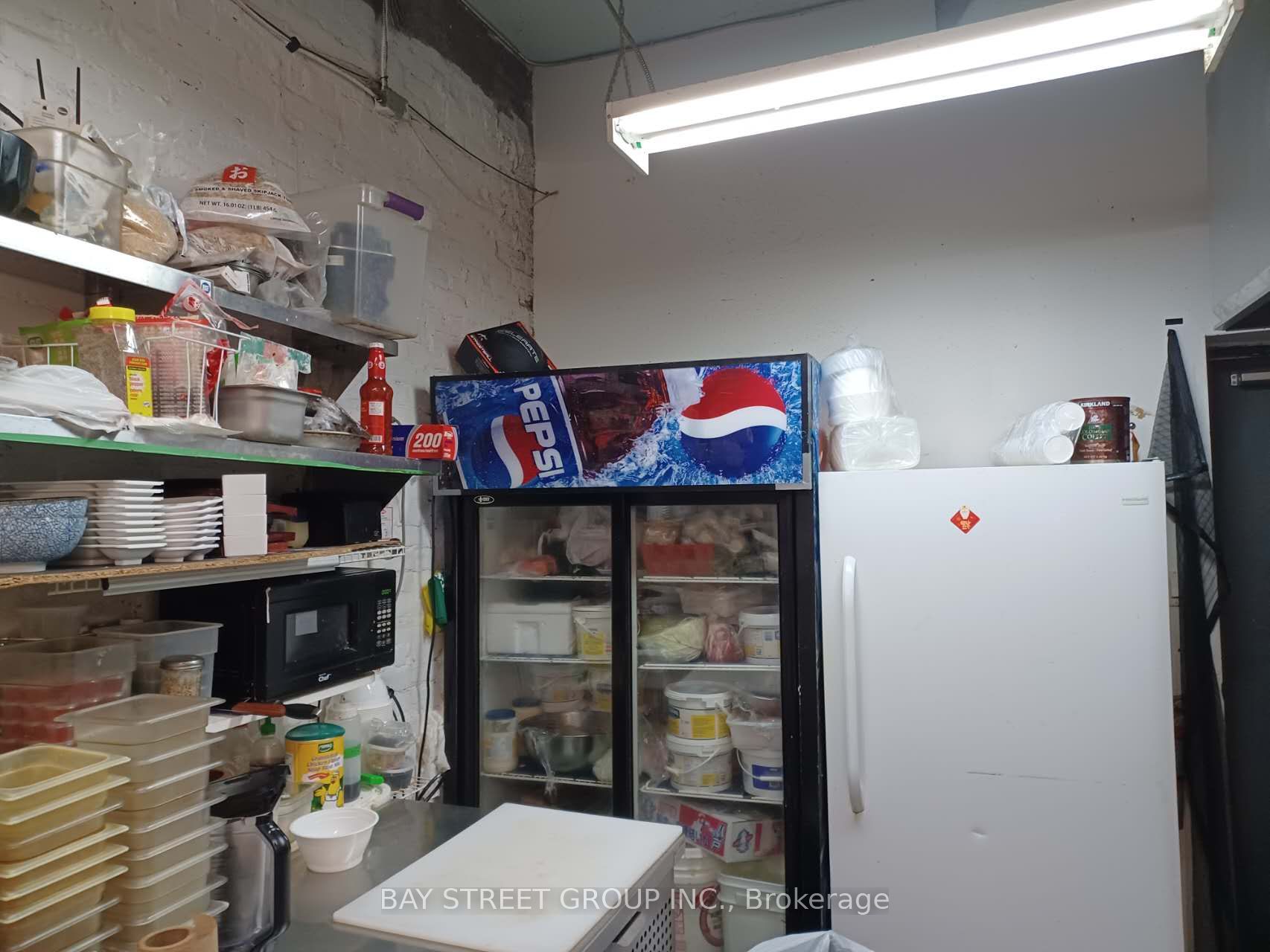 3080 Dundas St W