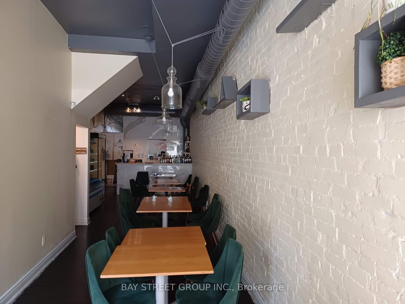 3080 Dundas St W