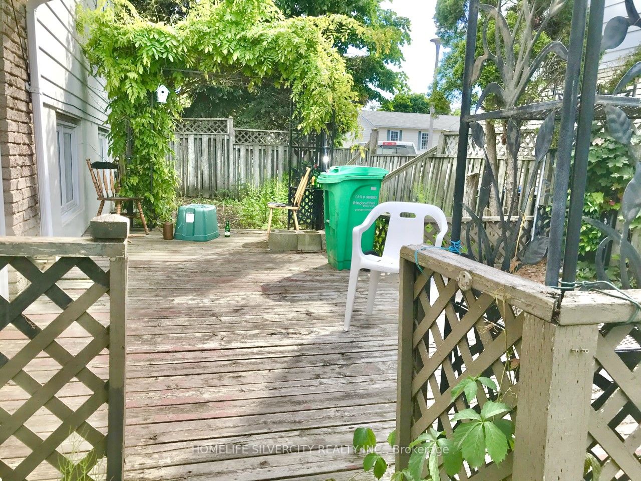 1 Jerome Cres