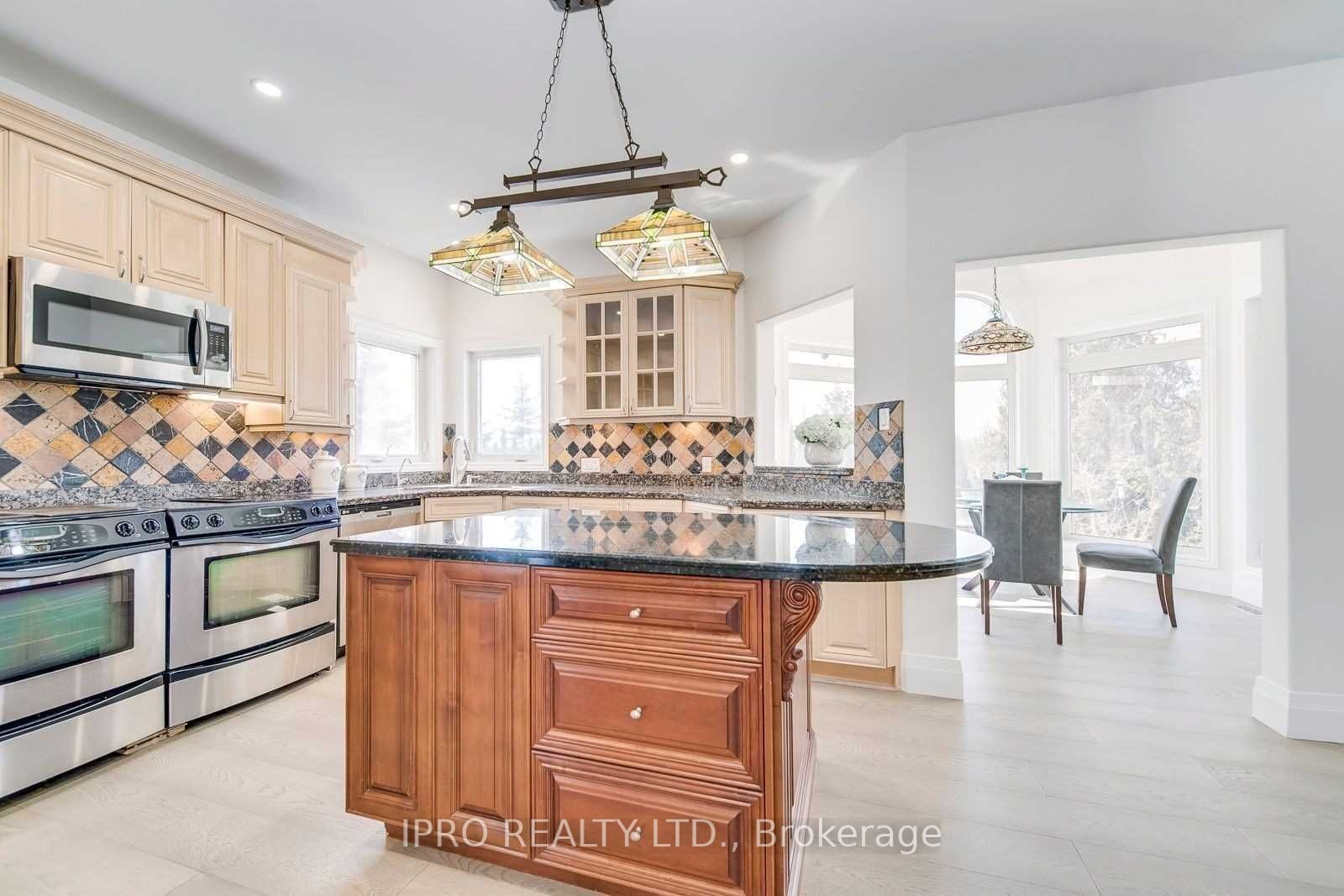 7 Deer Run Crescent