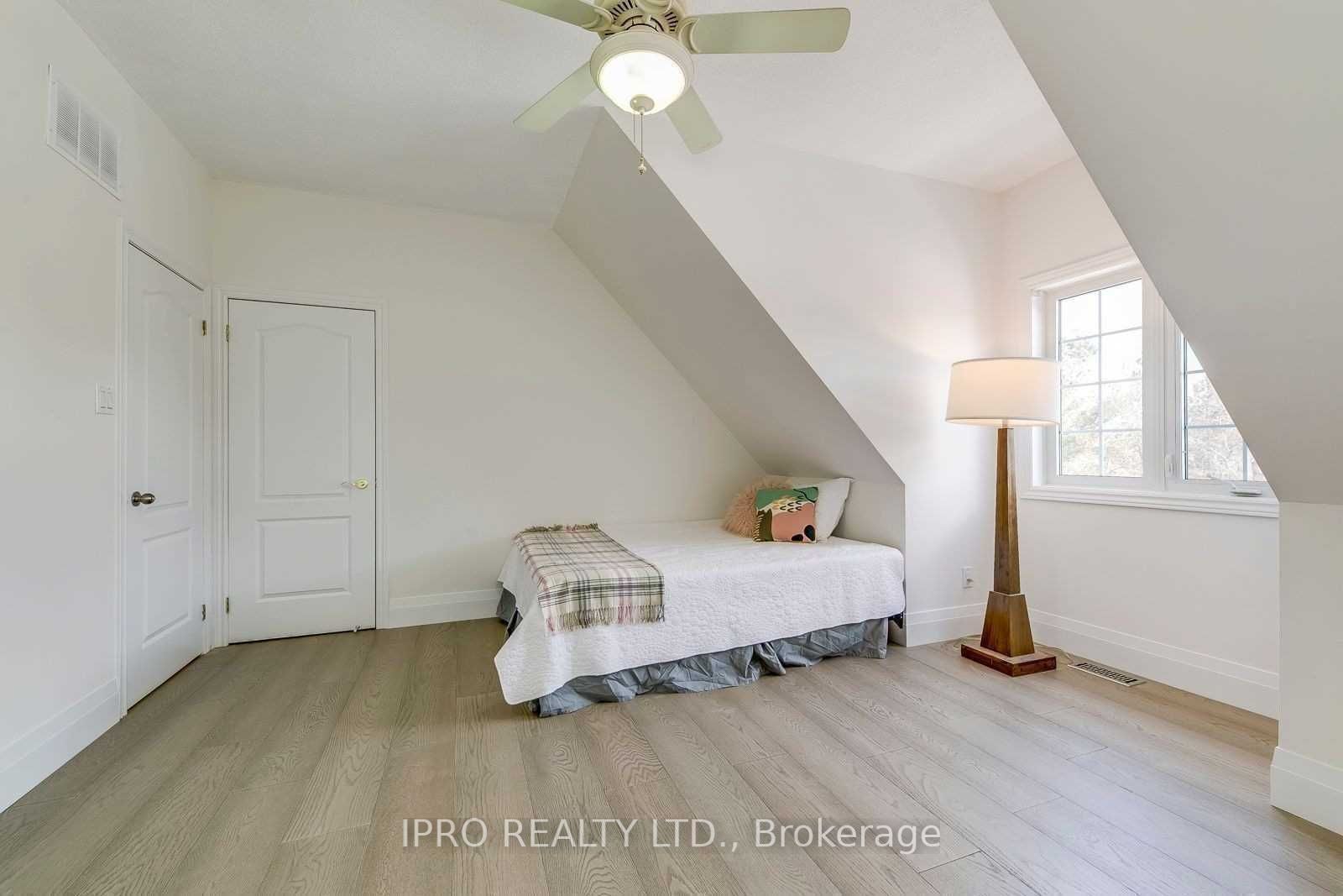 7 Deer Run Crescent
