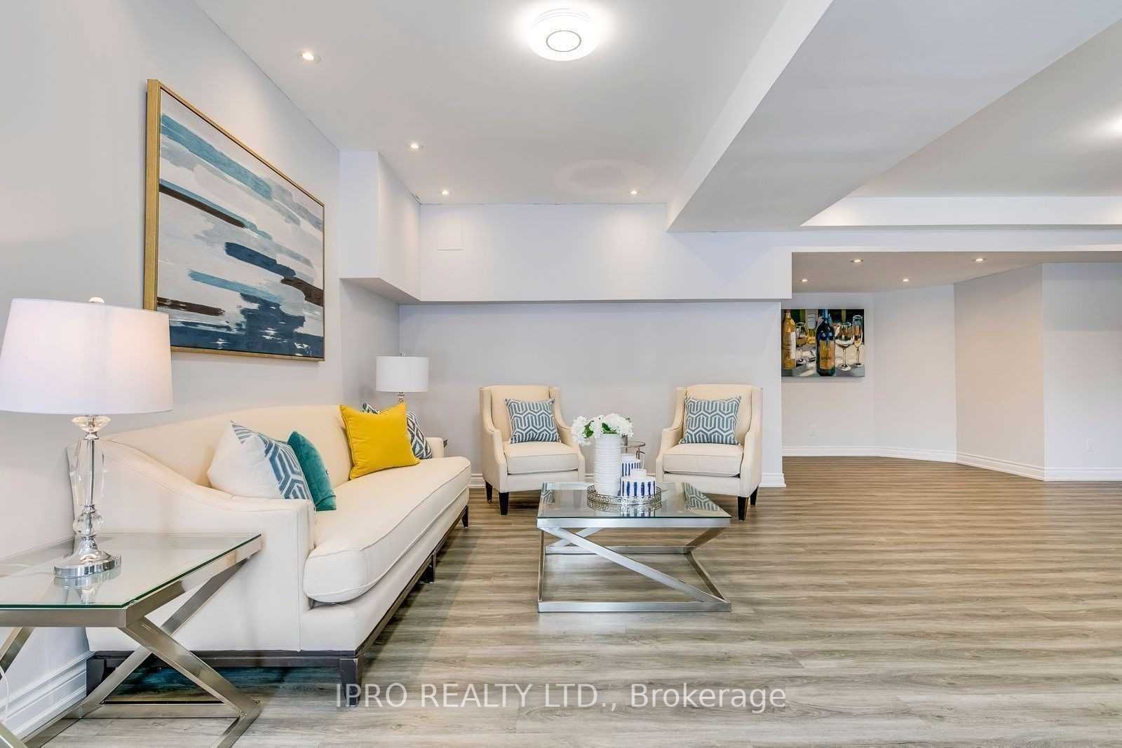 7 Deer Run Crescent