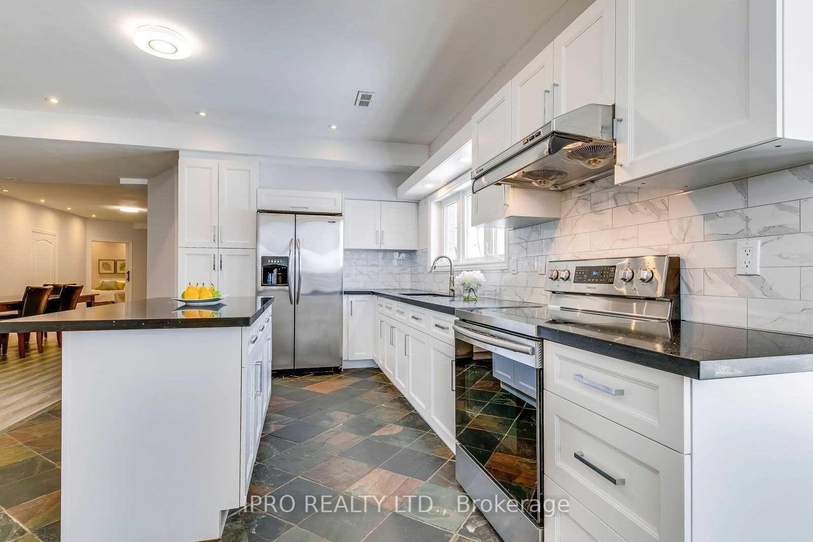 7 Deer Run Crescent