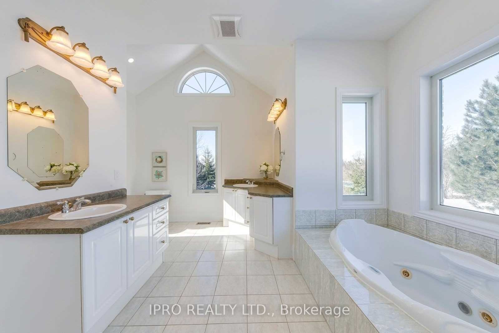 7 Deer Run Crescent