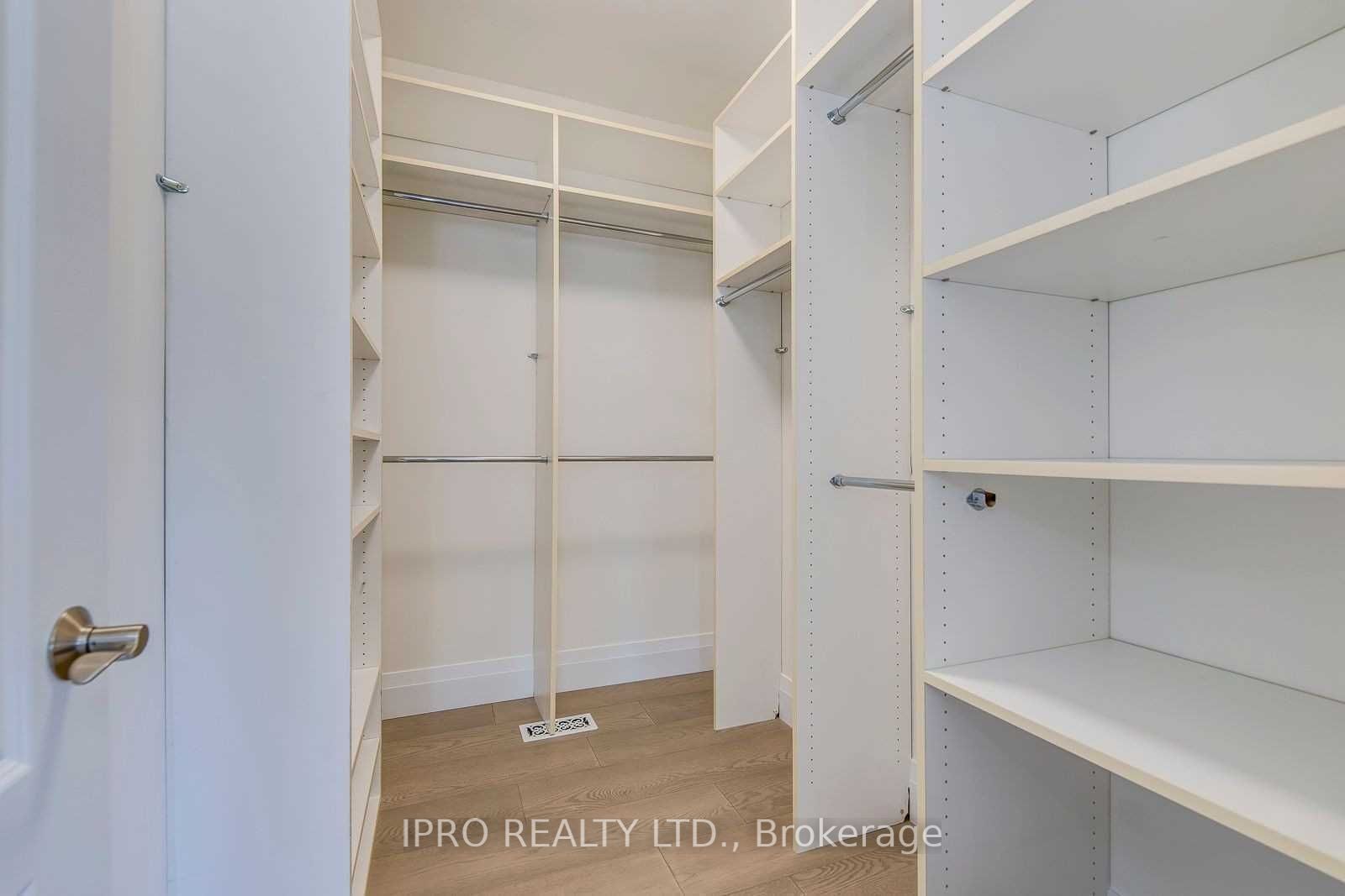 7 Deer Run Crescent