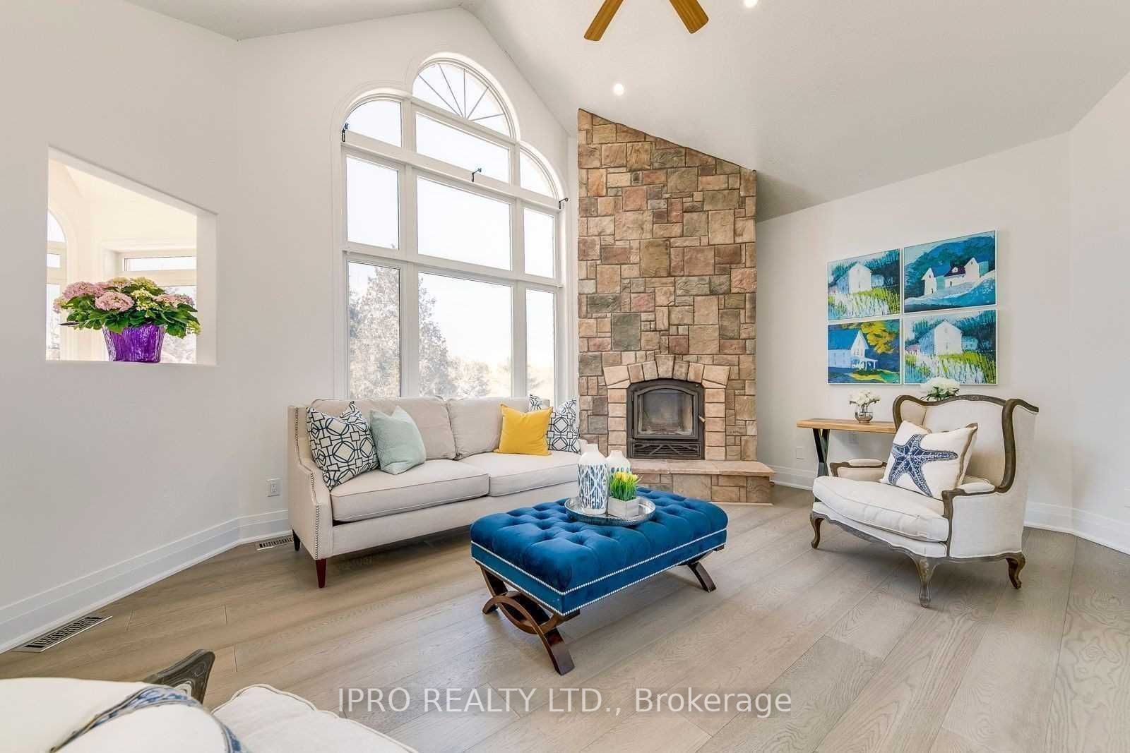 7 Deer Run Crescent