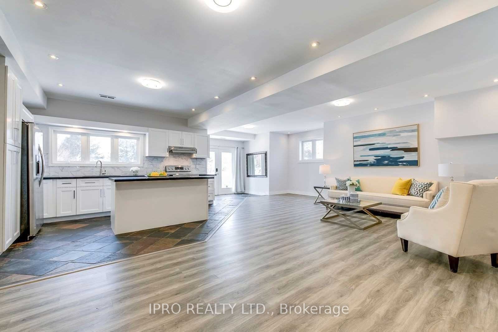 7 Deer Run Crescent