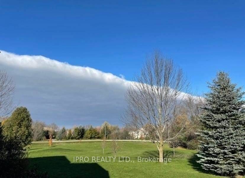 7 Deer Run Crescent