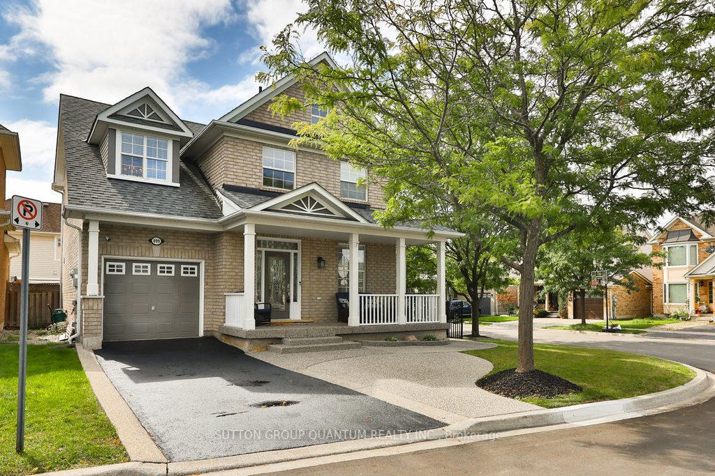 899 Mcduffe Crescent