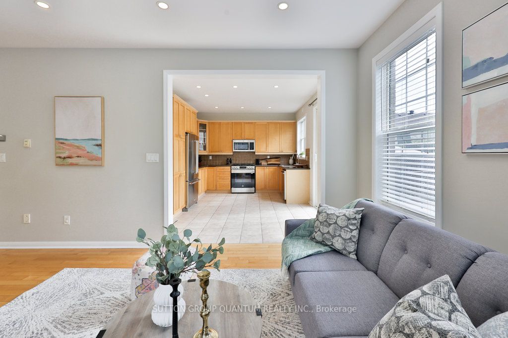 899 Mcduffe Crescent