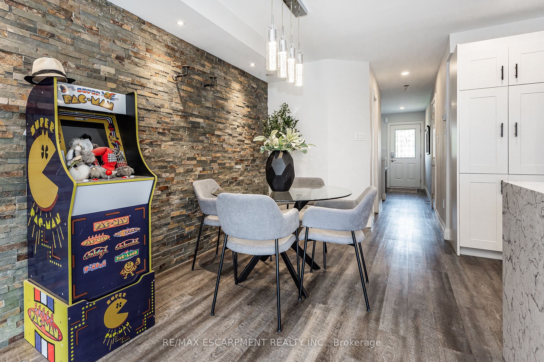 616 Angela Crt