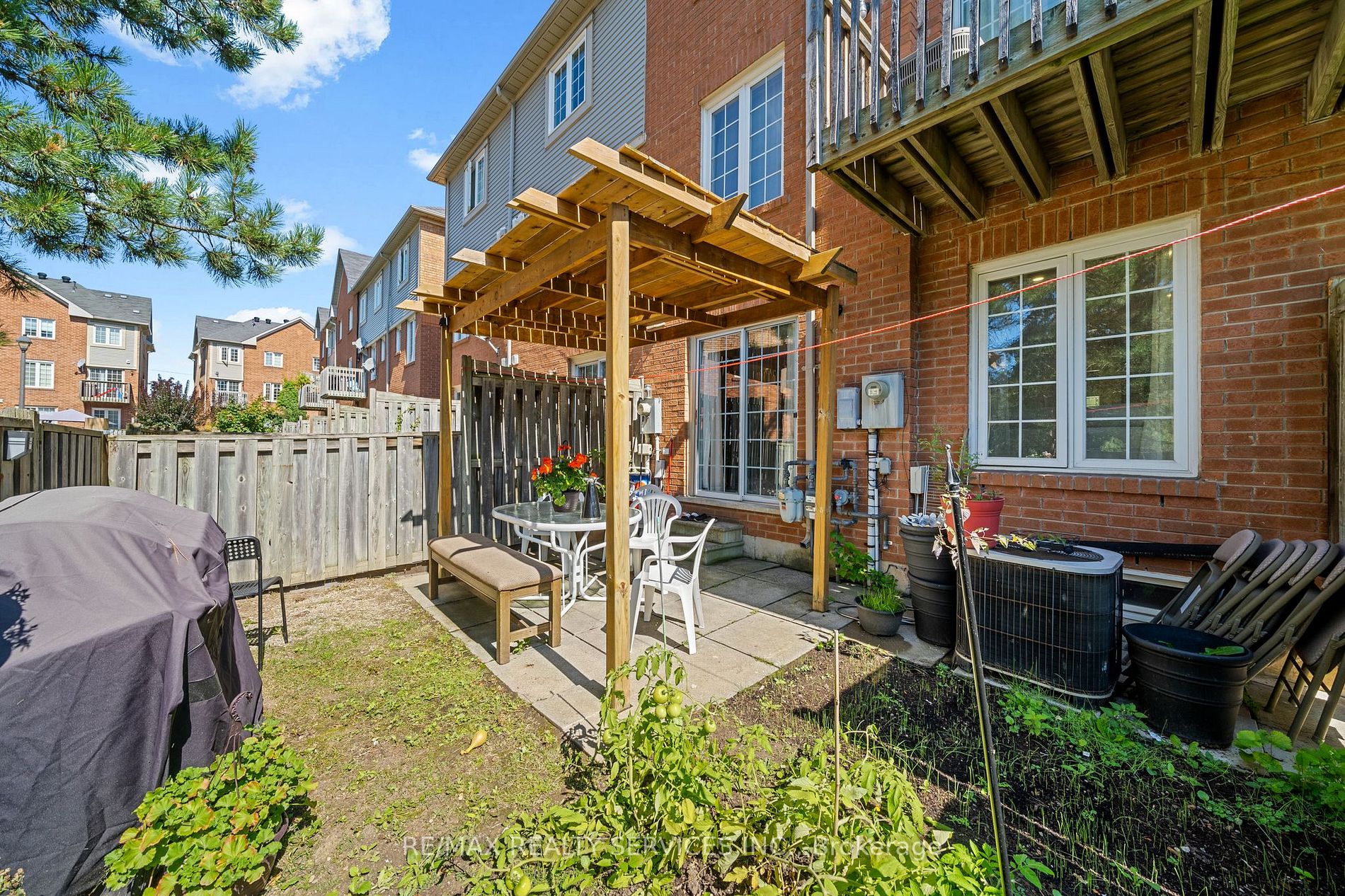 6950 Tenth Line W, #94