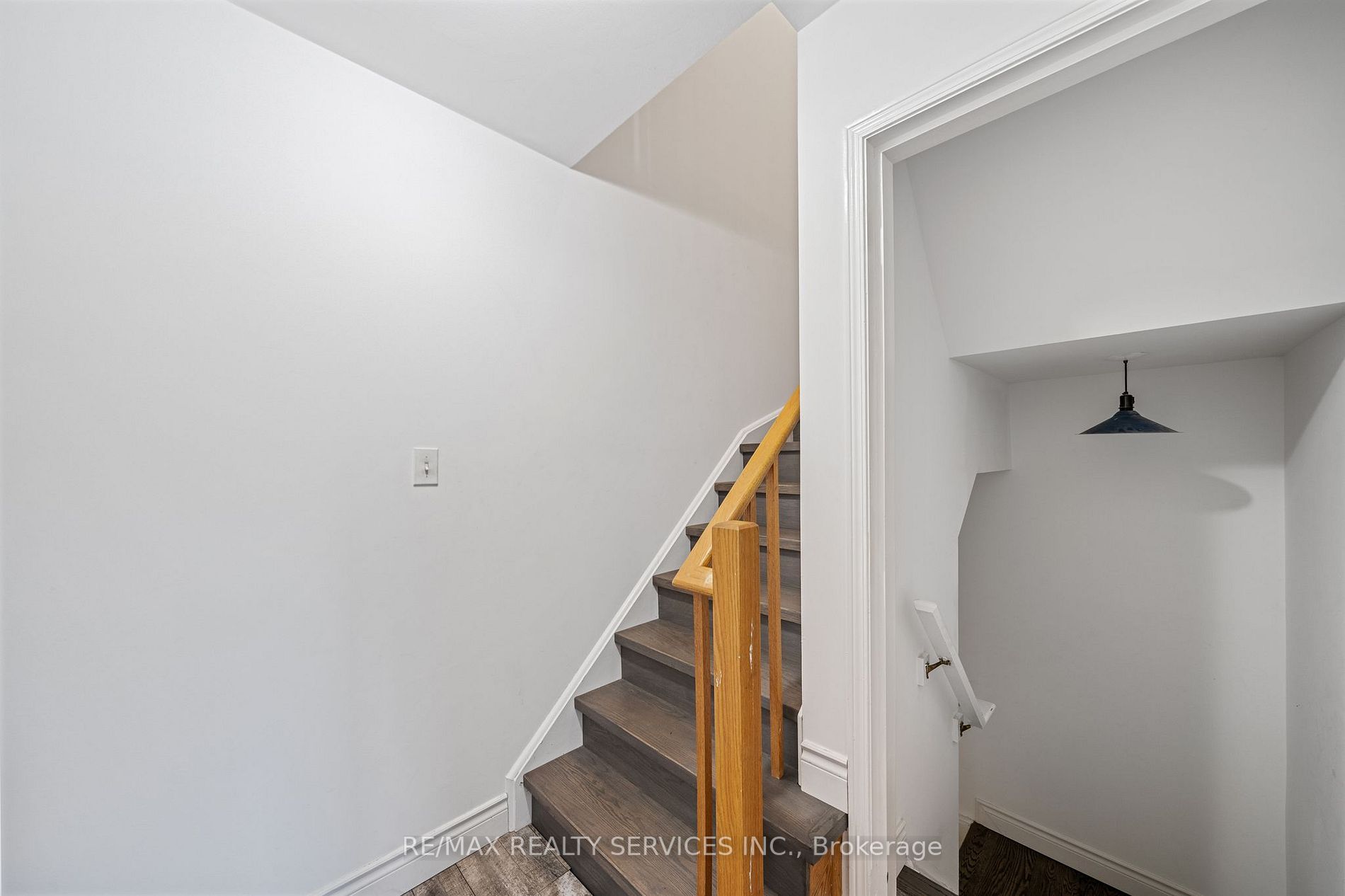 6950 Tenth Line W, #94